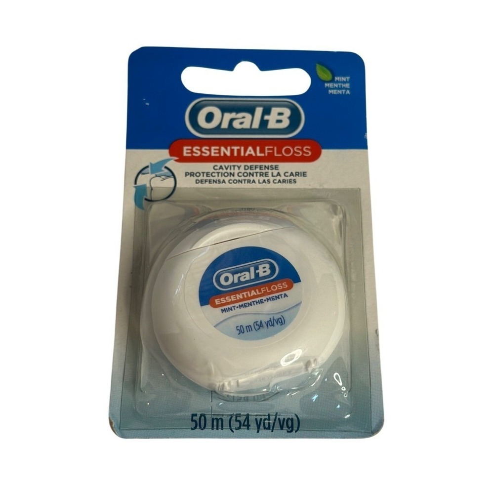 Oral-B Essential Dental Floss – Mint, 50m Cavity Defense Protection
